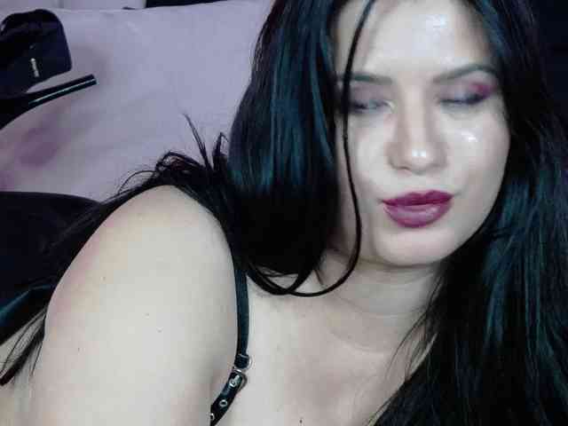 EssenaMonroe webcam