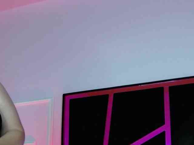 EssenaMonroe webcam