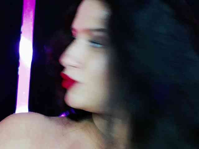 EssenaMonroe webcam