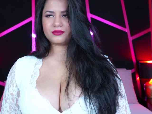 EssenaMonroe webcam