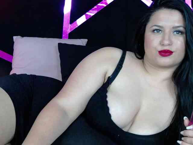 EssenaMonroe webcam