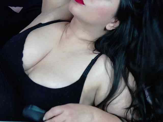 EssenaMonroe webcam