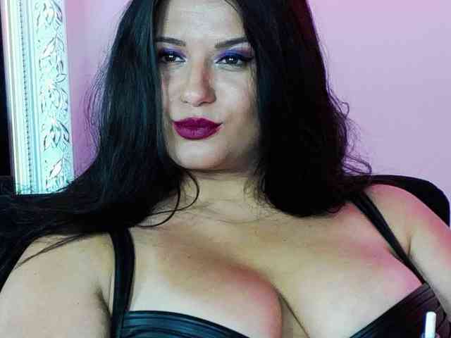 EssenaMonroe EssenaMonroe
