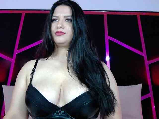 EssenaMonroe webcam