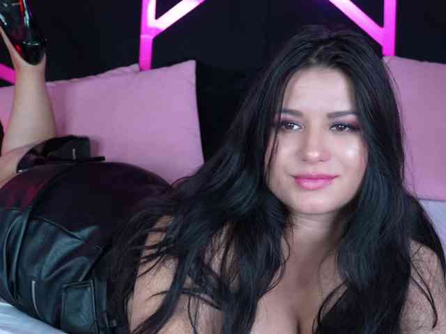 EssenaMonroe webcam