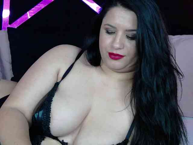 EssenaMonroe webcam