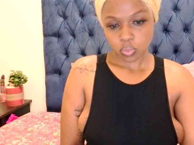QueenKarmaX webcam