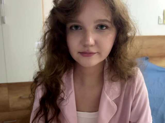 KinaBolinsky live cam profile preview on bongacams