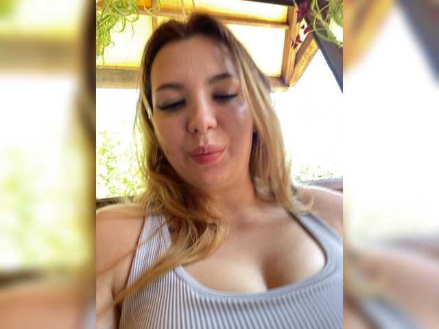 RosariaFrankland live cam on BongaCams