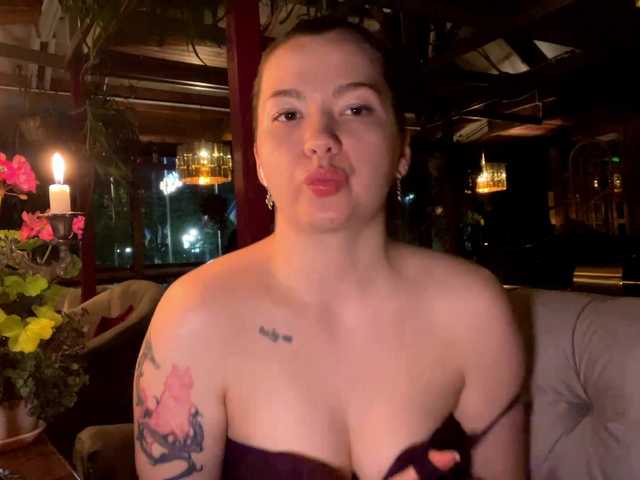 RosariaFrankland live cam on BongaCams