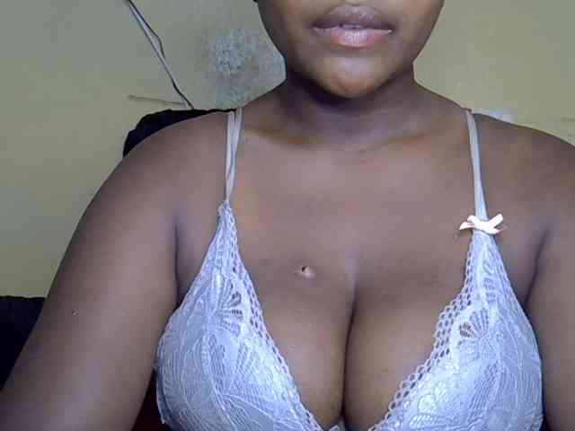 Modèle: Nohemiaa