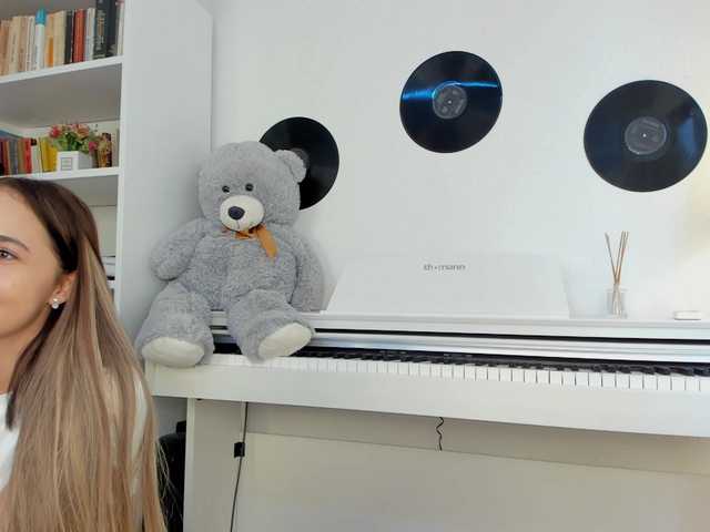 JudyLea18 live cam on BongaCams