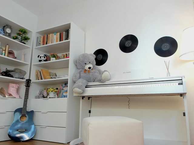 JudyLea18 live cam on BongaCams
