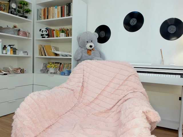 JudyLea18 live cam on BongaCams
