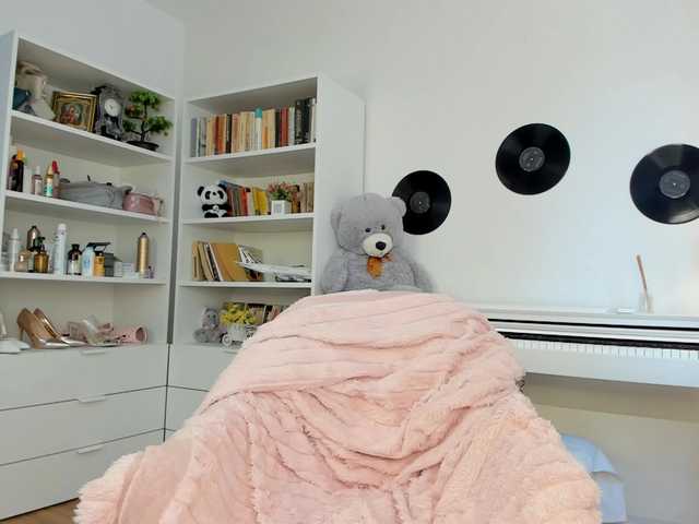 JudyLea18 live webcam show