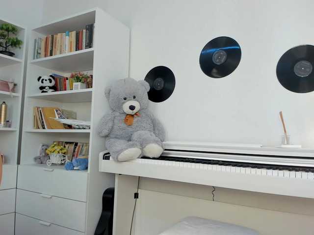 JudyLea18 live webcam show