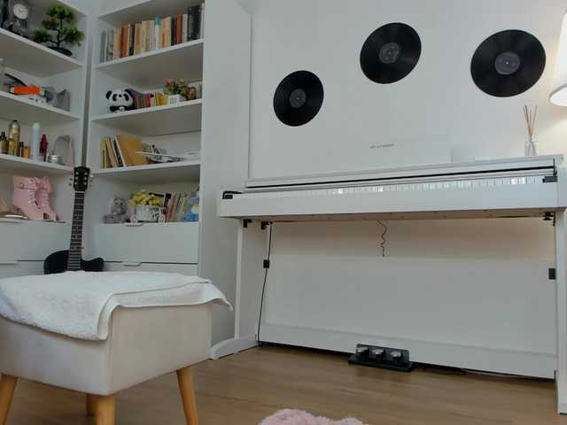 JudyLea18 live cam on BongaCams