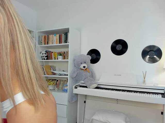 JudyLea18 live cam on BongaCams