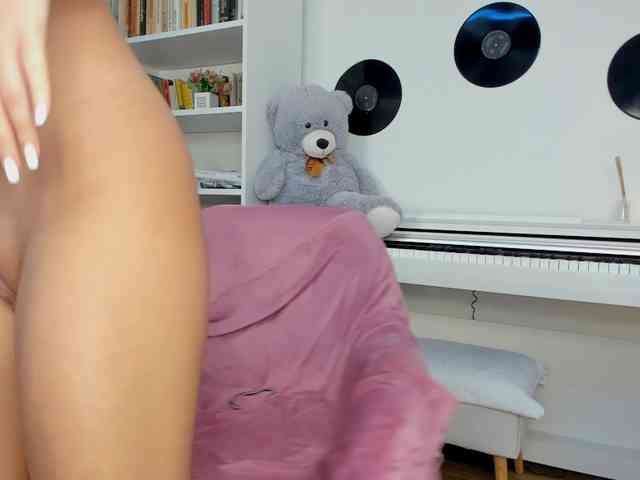 JudyLea18 webcam