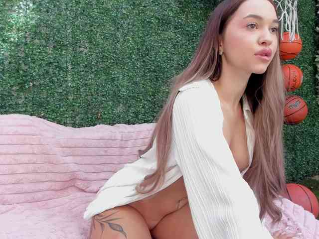 JudyLea18 webcam