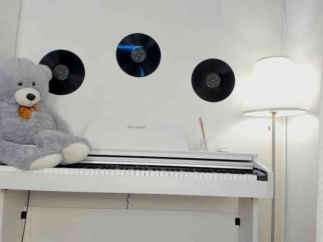 JudyLea18 webcam