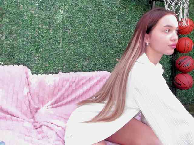 JudyLea18 webcam