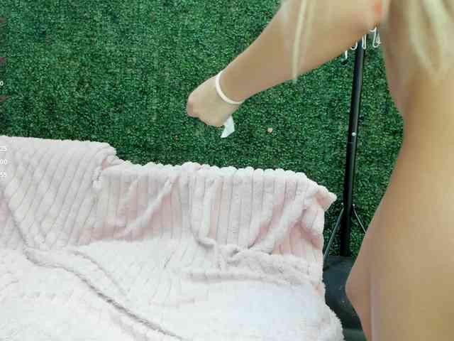 JudyLea18 webcam