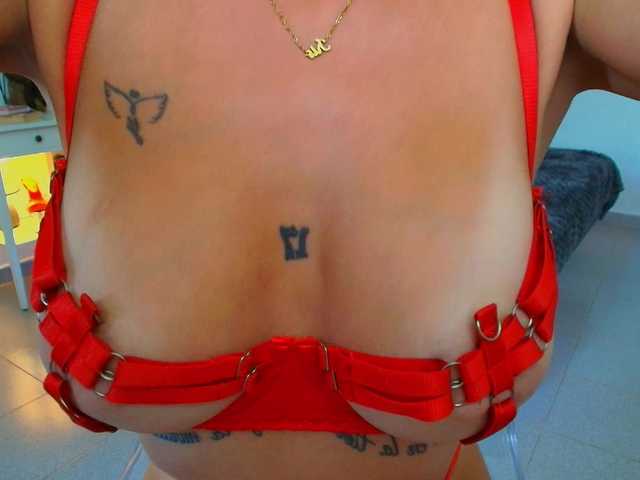LuxByValentina live cam on BongaCams
