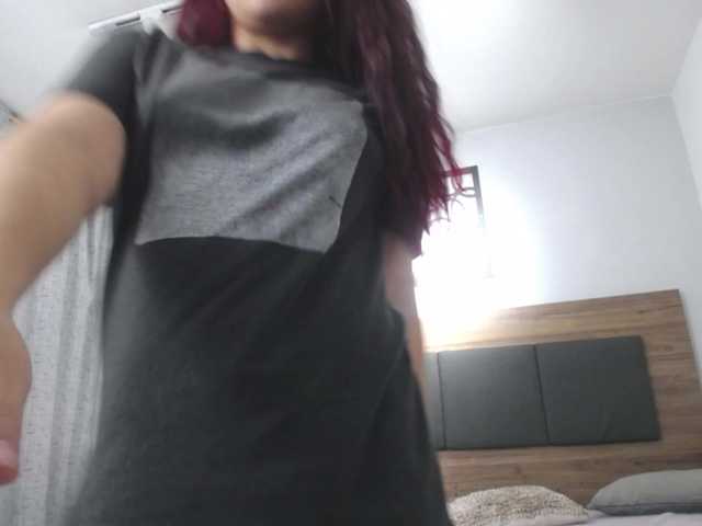 lucy-red live cam on BongaCams