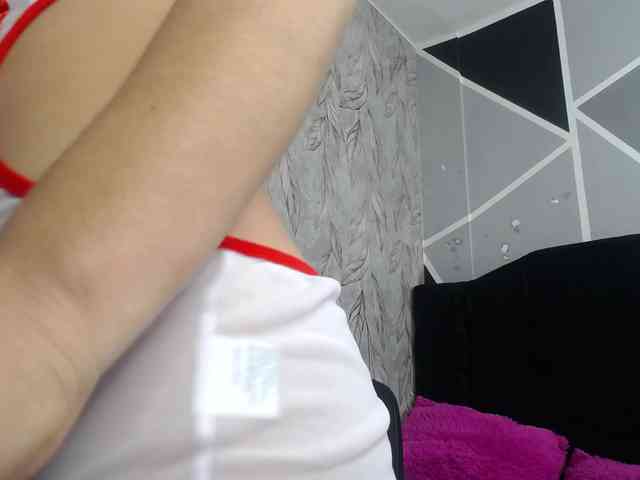 lucy-red webcam