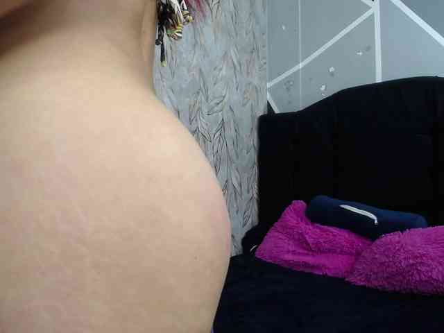 lucy-red Live Webcam on BongaCams