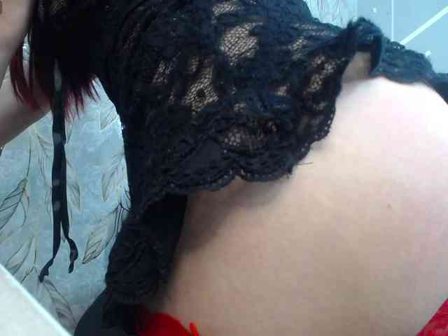lucy-red webcam