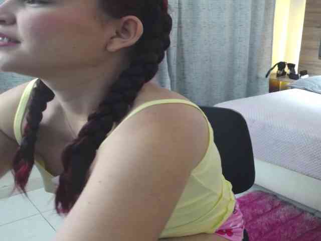 lucy-red webcam