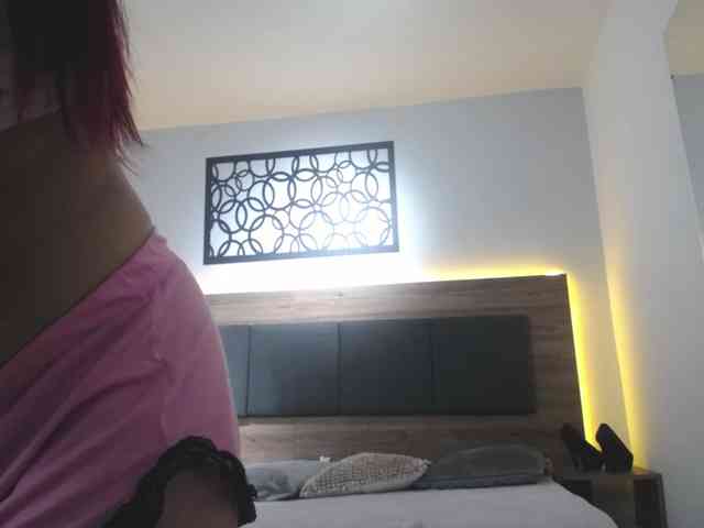 lucy-red webcam
