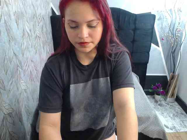 lucy-red webcam