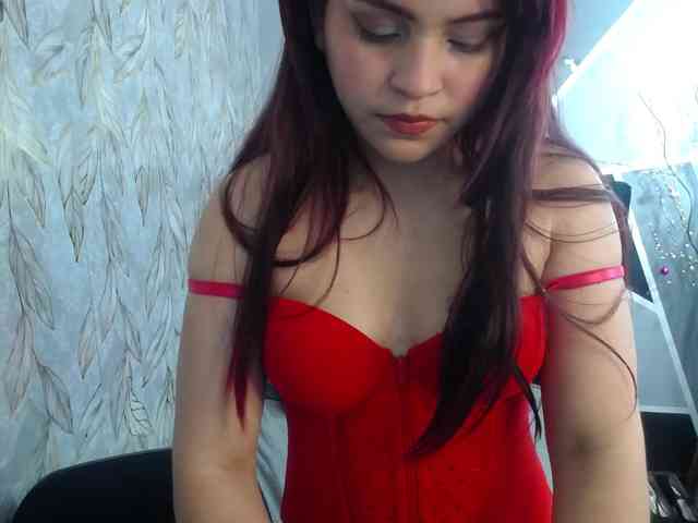 lucy-red webcam