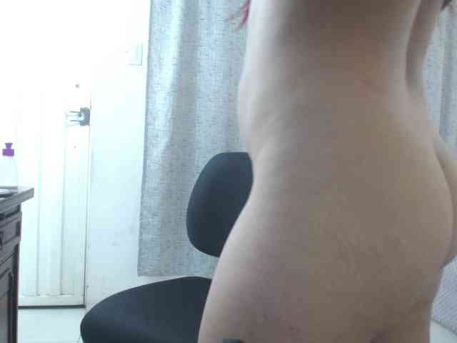 lucy-red webcam
