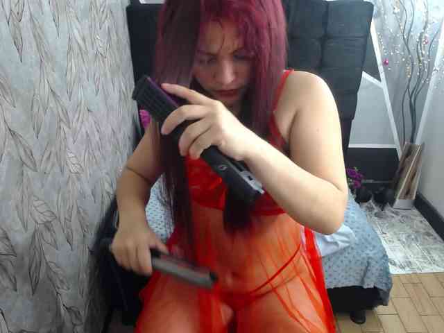 lucy-red Live Webcam on BongaCams