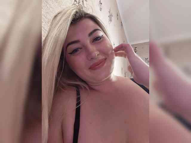 Model: Annacherrylady2