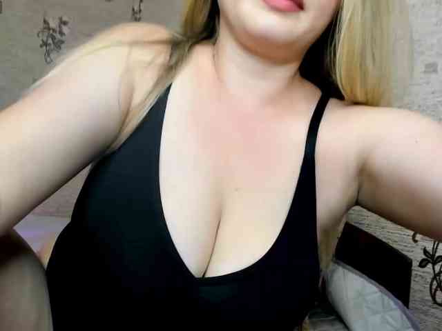 Model: Annacherrylady2