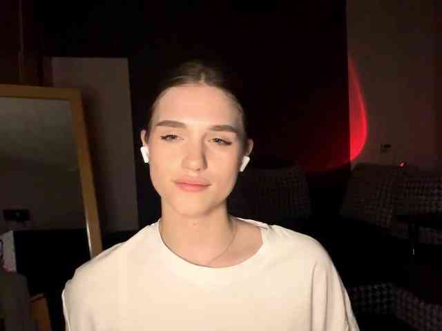 Bu model şu anda canlı. BobbyeMurrah