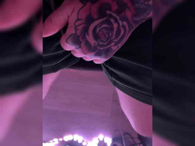 Asqwerty777 Live Webcam on BongaCams