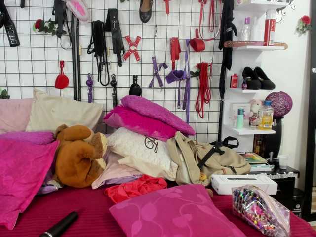 royaltemptationn live webcam show