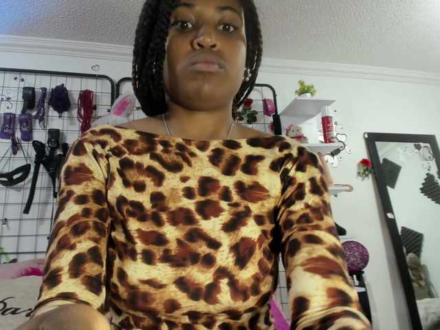 royaltemptationn live webcam show
