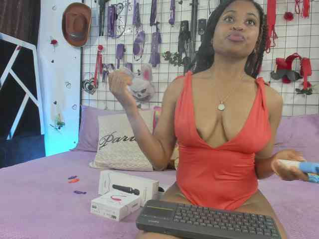 royaltemptationn webcam