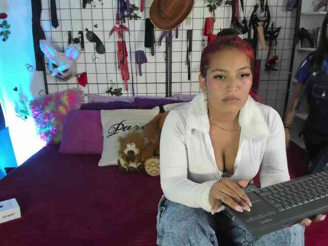 royaltemptationn webcam