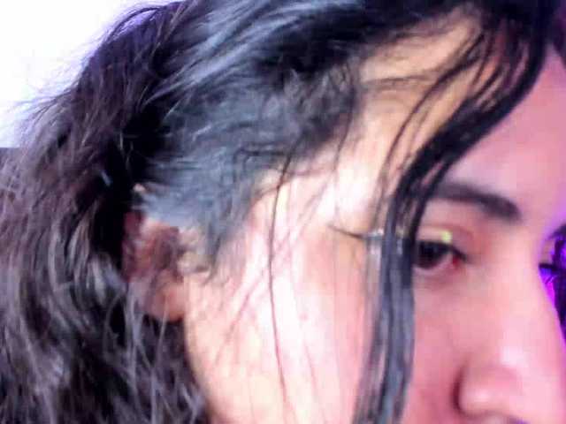 Kriss-Chang live cam on BongaCams