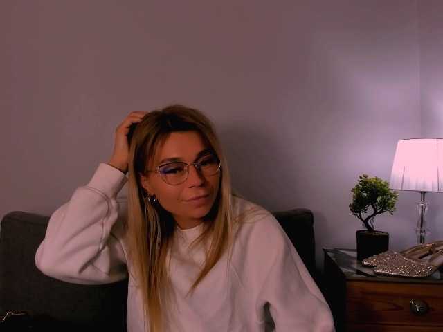 FreyaHoney live cam on BongaCams