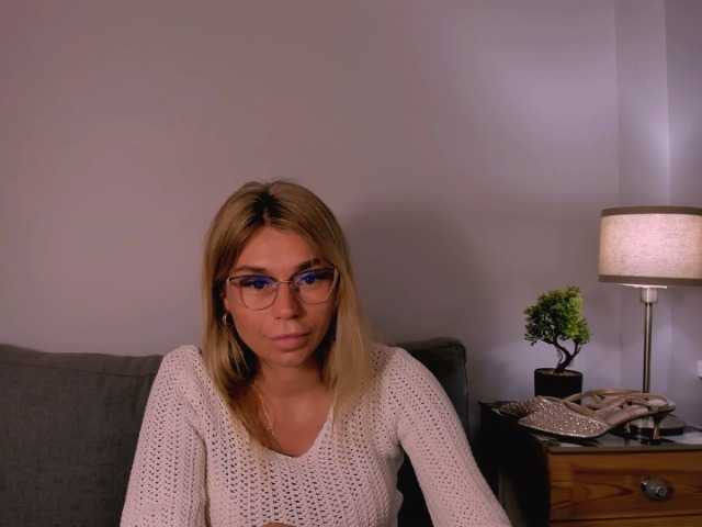 FreyaHoney live cam on BongaCams