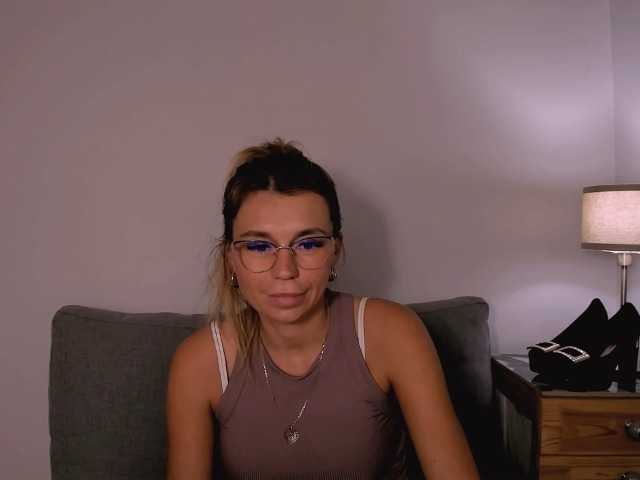 FreyaHoney live cam on BongaCams